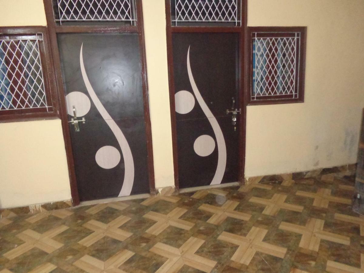 Delhi Inn,Walk In Nizamuddin Railway Station Nova Deli Exterior foto